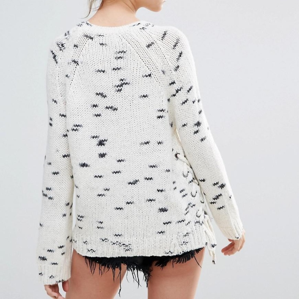 John + Jenn NWOT Lace-Up Side Jumper/Sweater - Picture 3 of 4